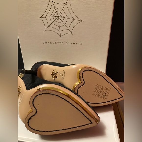 ✨HOST PICK x5✨CHARLOTTE OLYMPIA Auspicious Debbie Dragon Pump sz39✨HOST PICK x5✨ - Picture 5 of 6